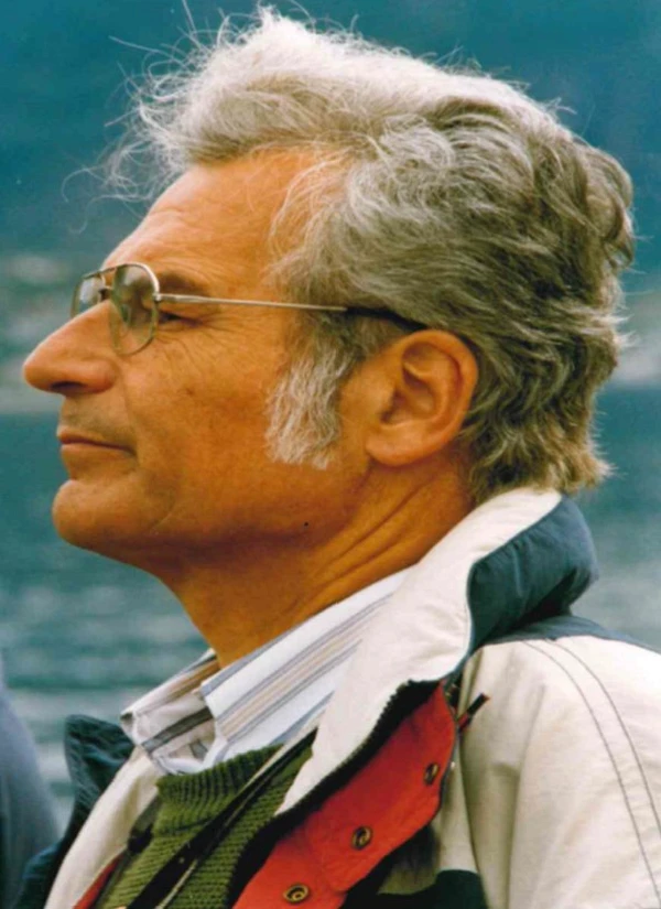 Dr. Dietrich Flößner